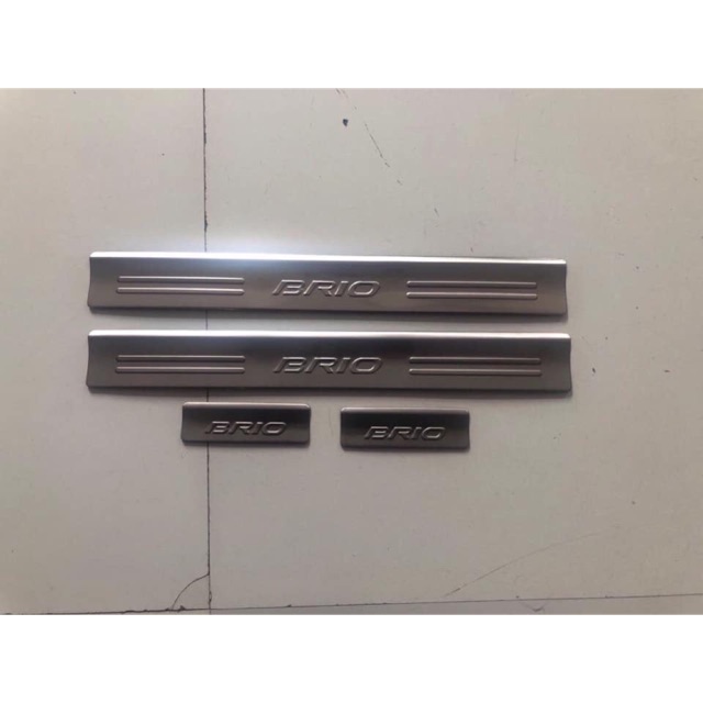 Ốp bậc ngoài Brio