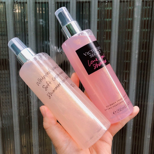 Xịt body Victoria Secret có nhũ bắt ánh sáng 250ml siêu đẹp và long lanh luôn nha khách