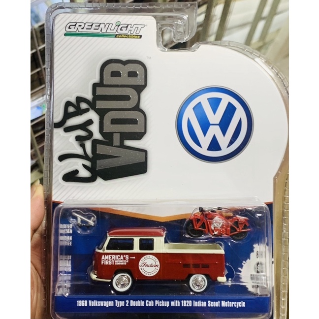 Hobby Store xe mô hình GreenLight 1968 Volkswagen Type 2 Double Cab Pickup with 1920 Indian Scout Mo