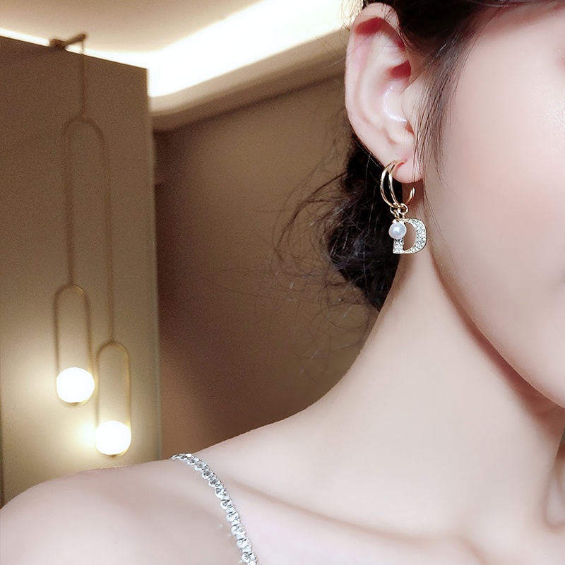 Khuyên Tai Nữ Trang Đính Ngọc Trai Xinh Xắn