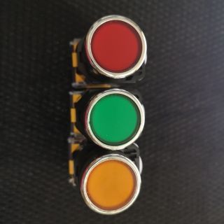 Nút nhấn/công tắc nhả/giữ phi 22 LA38