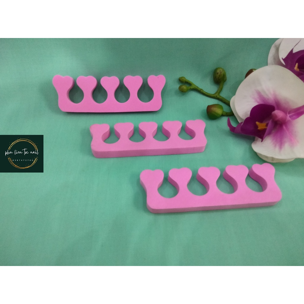 1  Cặp xốp dùng để chèn ngón chân sau khi sơn móng - Trường Thọ, TĐ