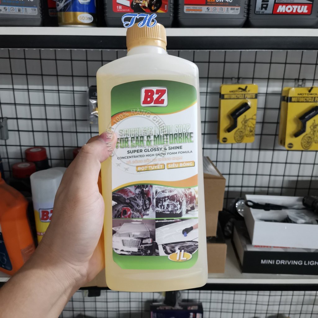 Combo bình xịt bọt tuyết 2L và nước rửa xe không chạm BZ 1L vệ sinh ô tô xe máy tiện lợi nhanh chóng