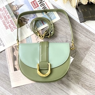 Túi ví nữ đeo vai đeo chéo CNK GABINE QUILTED SADDLE BAG XANH RÊU PHỐI