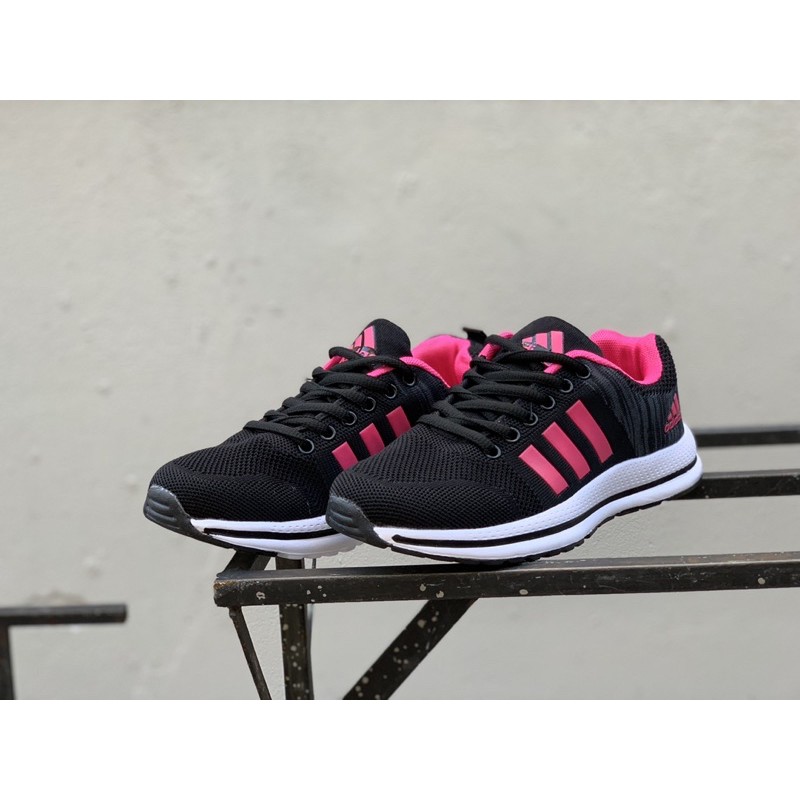 Giày thể thao nữ đen 2020 cao êm nhẹ mới 469