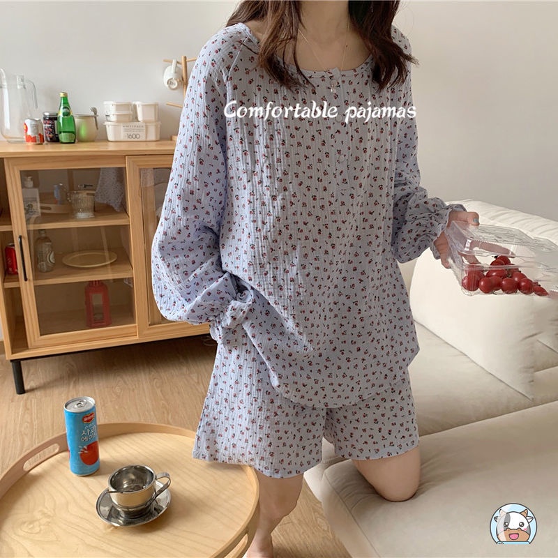 Bộ Đồ Ngủ Áo Tay Dài Quần Short Rộng In Hoa Màu Xanh Dương Thời Trang Mùa Hè Cho Nữ