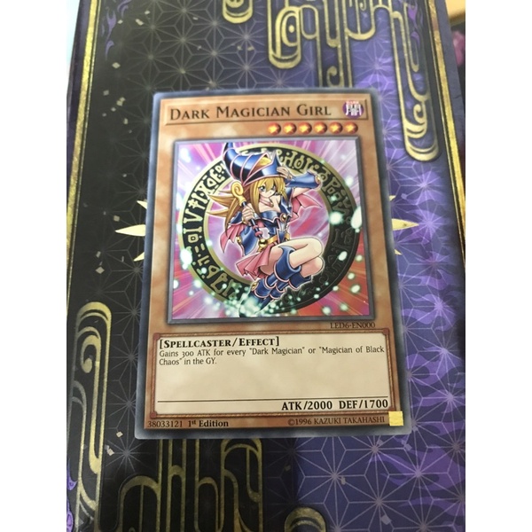 Thẻ bài Yugioh Dark Magician Girl