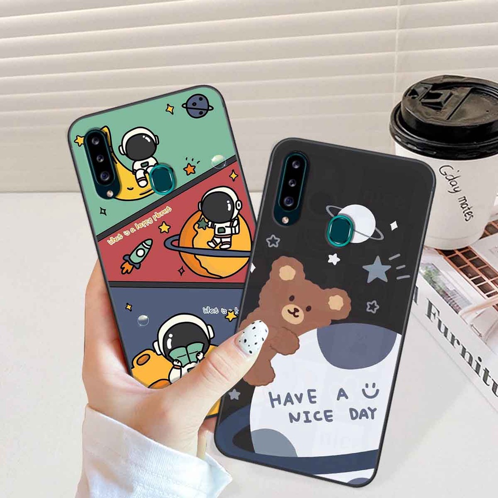 Ốp Samsung A20s in hình vũ trụ, phi hành gia bầu trời cute dễ thương