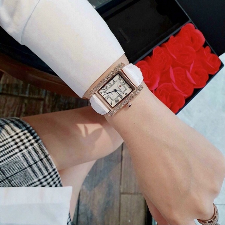 Đồng Hồ Nữ WWOOR 8806 Mặt Vuông Dây Da Thời Trang Đẹp