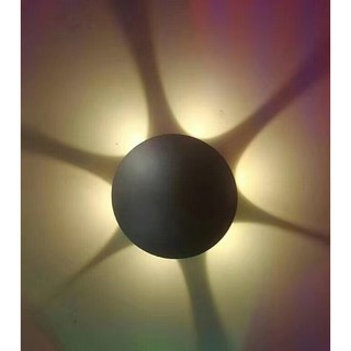 Đèn led gắn tường Đèn tường led tròn 6w tia hình tròn màu đen ánh sáng vàng trang trí có chỉ số chống nước B206-6