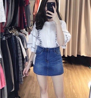 Áo tay loe bèo thêu