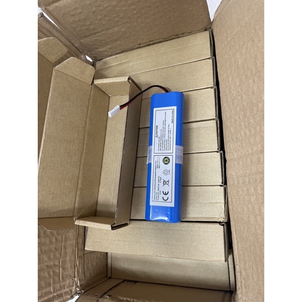 Pin robot hút bụi MEDION