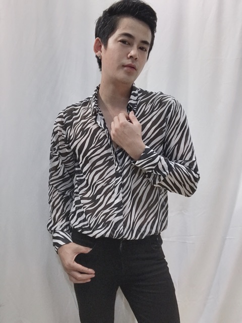 Sơ mi họa tiết ngựa vằn mỏng và sexy