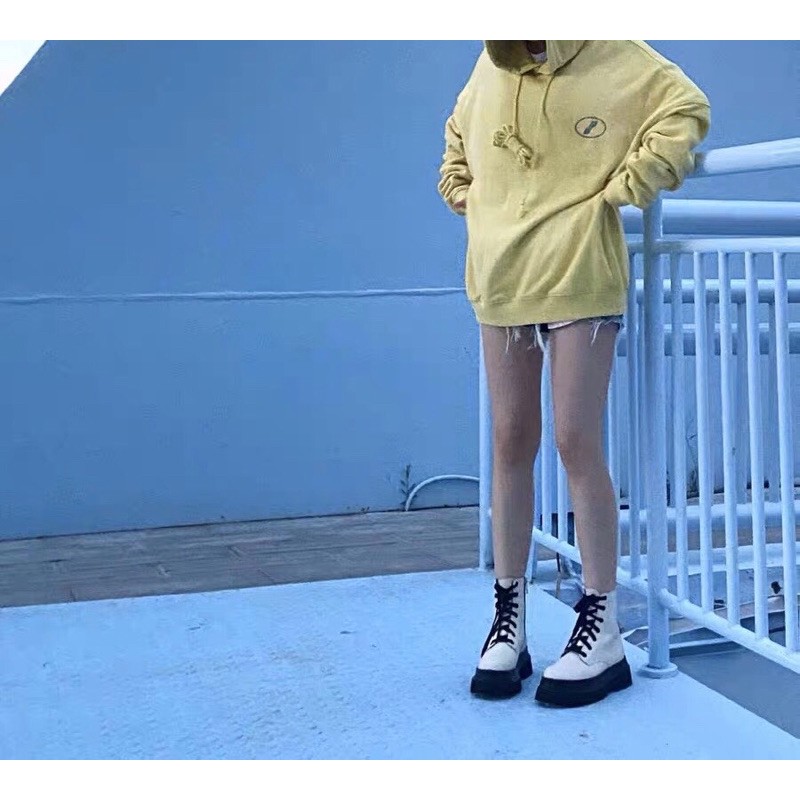 sẵn🤪Giày trắng đế đen / giày độn đế 🎶 tăng chiều cao | boot trắng da (độn loại dày) | BigBuy360 - bigbuy360.vn