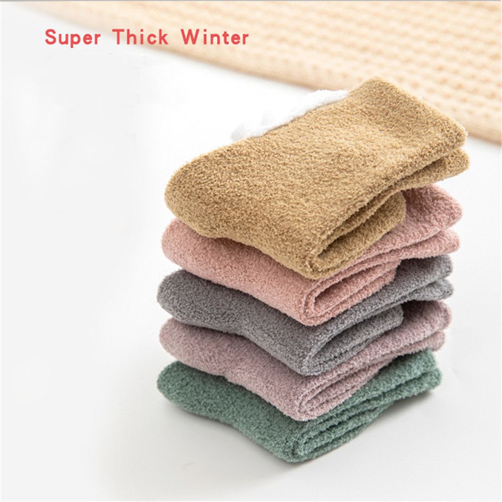 Vớ ngủ nhung san hô chống trượt in hình khủng long hoạt hình giữ ấm mùa thu đông cho bé từ 0-5 tuổi