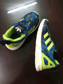 Giầy thể thao adidas