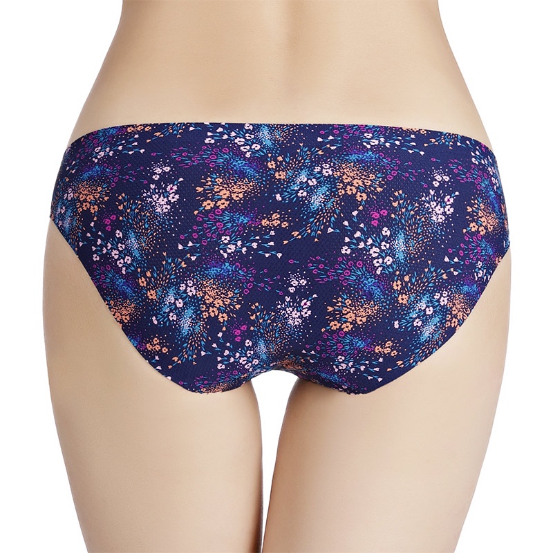 Quần Lót Lụa Lạnh Không Đường May Lưng Thấp Quyến Rũ Có 17 Màu Cho Nữ