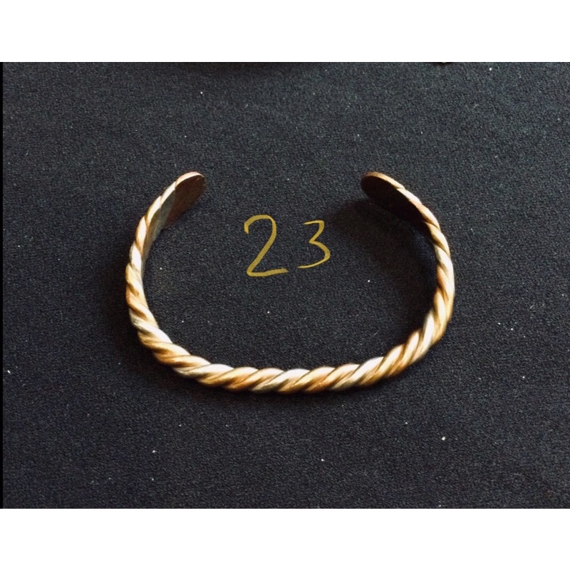 Vòng tay kiềng boho, vintage màu vàng đồng, vàng đen