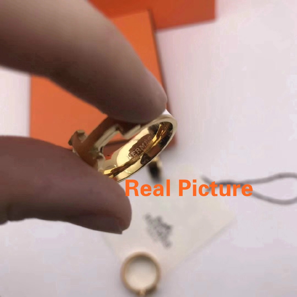 Nhẫn vàng hồng kết hợp gốm sứ mặt cắt logo Hermes phiên bản mô phỏng