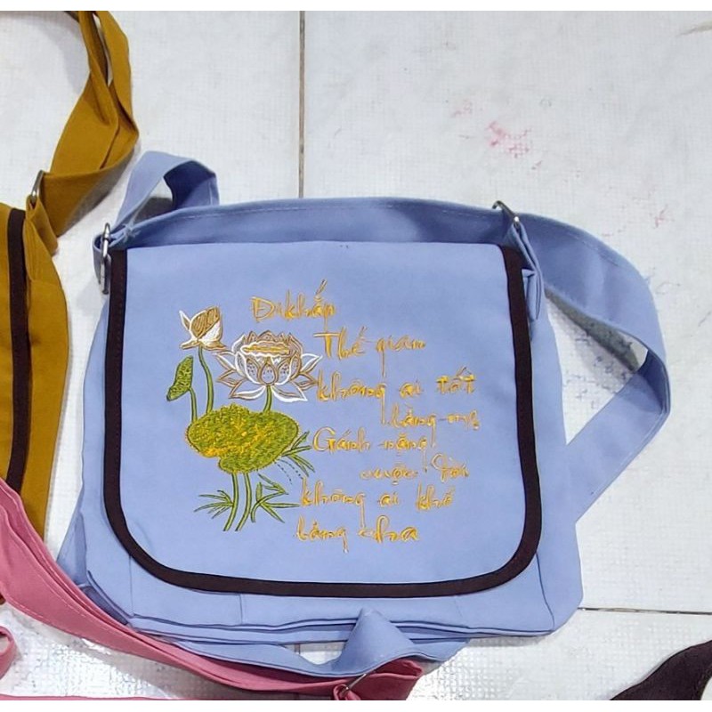 Đồ lam đi chùa - giỏ đi chùa có nắp đậy thêu thư pháp