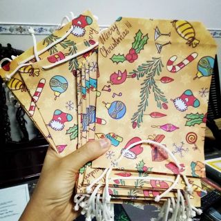 GIÁ RẺ 50 Túi giấy hoa văn