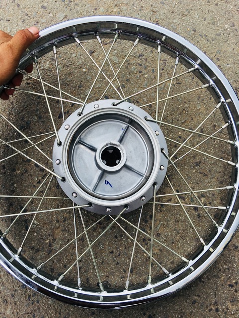 Cặp bánh căm zin sirius 1 đĩa trước