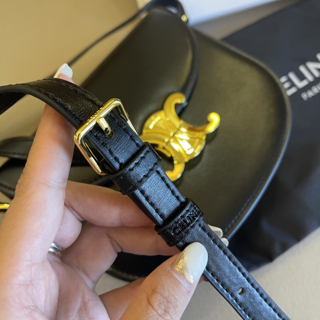 Túi Xách Tay Bằng Da Sáng Phong Cách LISA 2022