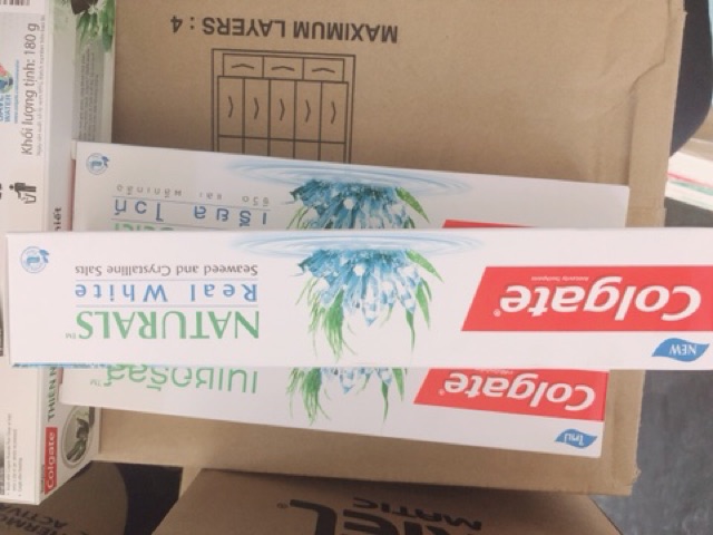 Kem Đánh Răng Colgate Thiên Nhiên Trắng Tinh Khôi - Hộp 180g