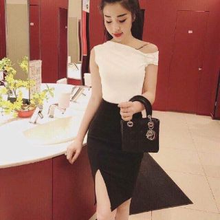 Đầm lệch vai xẻ tà