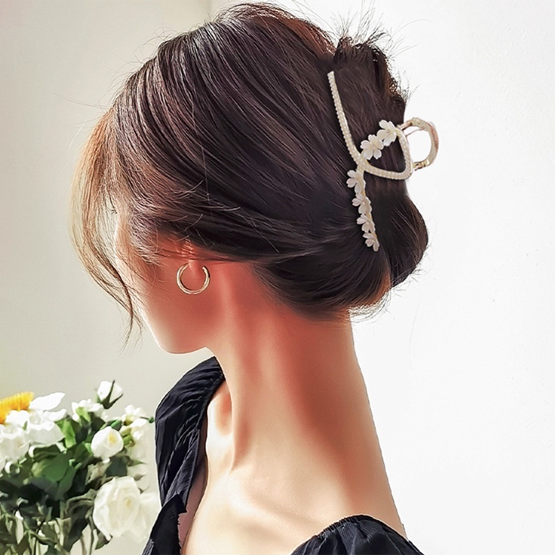 Kẹp Tóc Kim Loại Hình Cá Mập Đính Hoa Lớn