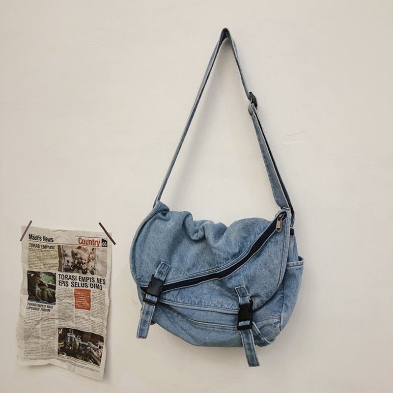 Túi jeans đeo vai đeo chéo màu đậm nắp nhựa cài phong cách ulzzang