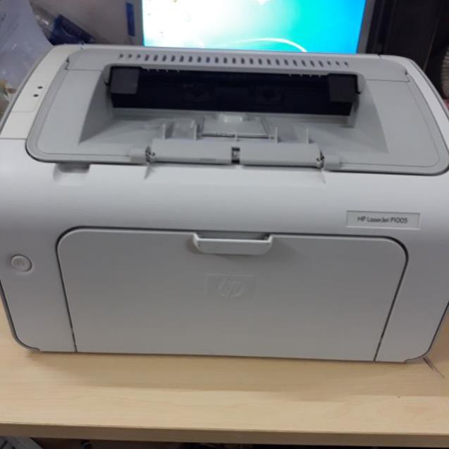 Chính Hãng Máy in hp laserjet 1005. Máy hình thức nhỏ gọn hình thức còn mới. Phù hợp in gia đình và cá nhân.