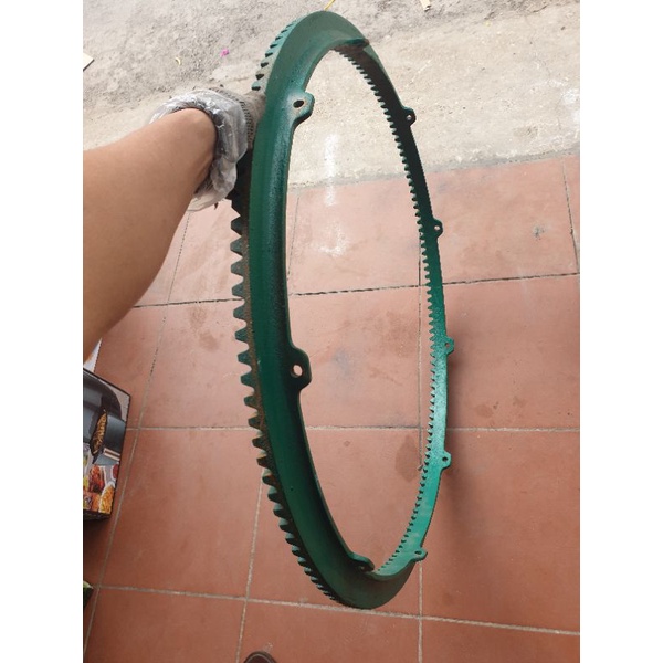 Bánh răng vanh máy trộn 135 răng 9 lỗ ốc vanh 91,5cm