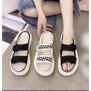 Giầy sục quai ngang kiểu mới sẵn 2 màu đen - kẻ