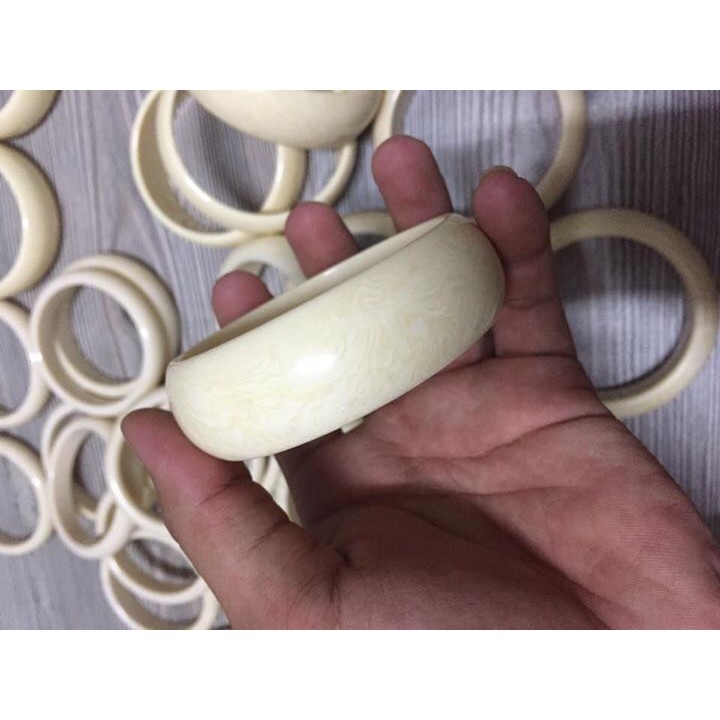 Vòng tay Xương Mỹ Nghệ - Màu Ngà 20mm