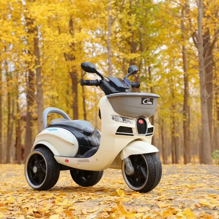 Xe máy điện đồ chơi 3 bánh CHIWA cho bé vui chơi ngoài trời