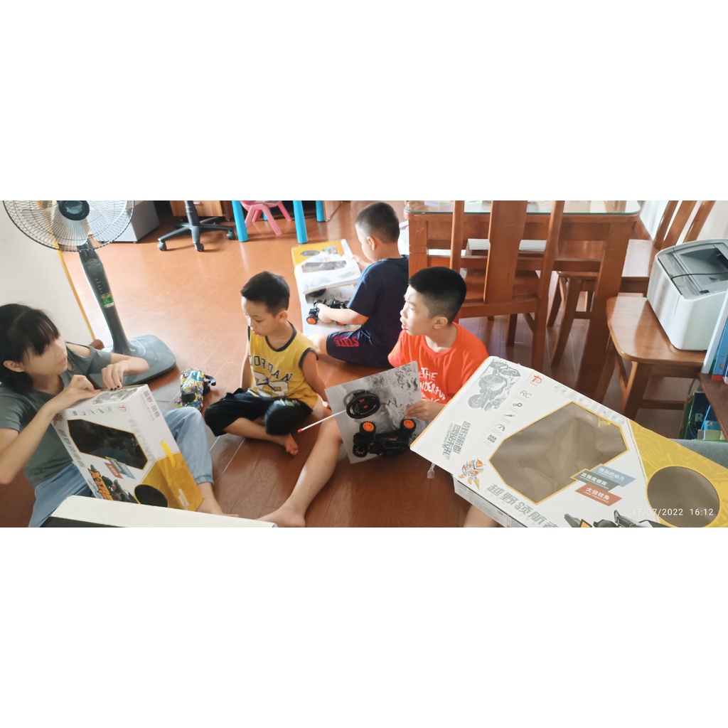 XE Ô TÔ ĐỊA HÌNH ĐIỀU KHIỂN TỪ XA