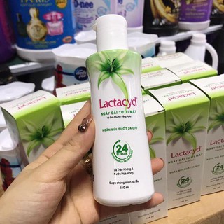 Dung Dịch Vệ Sinh Phụ Nữ Lactacyd Tinh Chất Lá Trầu Không Chai 150ml