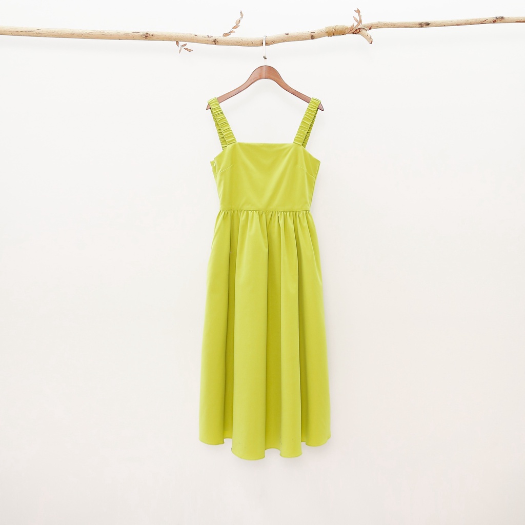 Váy maxi MOMOCO cổ vuông hai dây bản to hở lưng chất thô mềm M2972