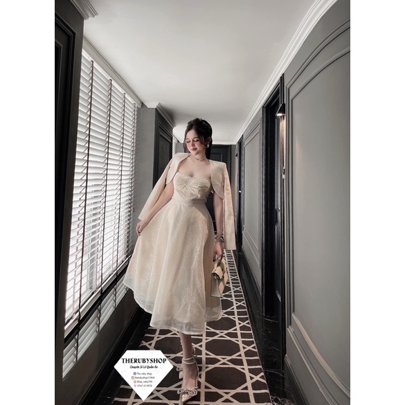 Đầm xoè kèm áo vét