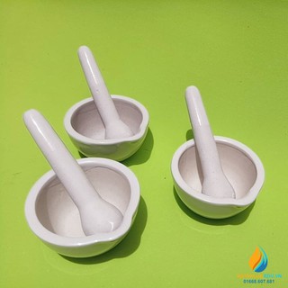 Cối chày bằng sứ