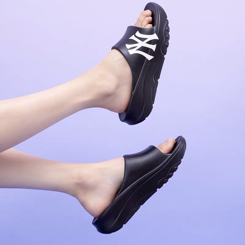 Dép kẹp xỏ ngón nữ đế cao 5cm, tôn dáng cho các bạn gái, chất liệu Eva siêu nhẹ dày dặn, êm ái.