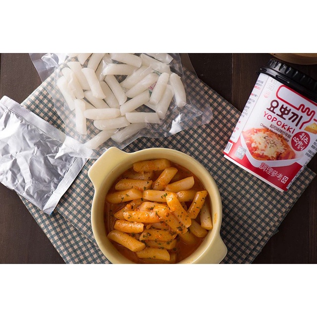 Bánh gạo Hàn Quốc Yopokki Topokki dạng cốc 120gr - đủ 5 vị | BigBuy360 - bigbuy360.vn