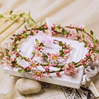 Vòng hoa đội đầu cô dâu, chụp ảnh kỉ yếu