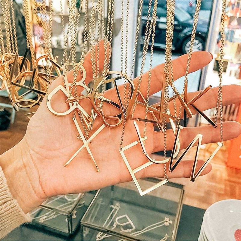 Vòng cổ mặt chữ cái bằng thép không gỉ