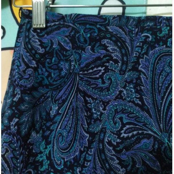 Chân váy họa tiết xanh eo 64 dài 62 | BigBuy360 - bigbuy360.vn