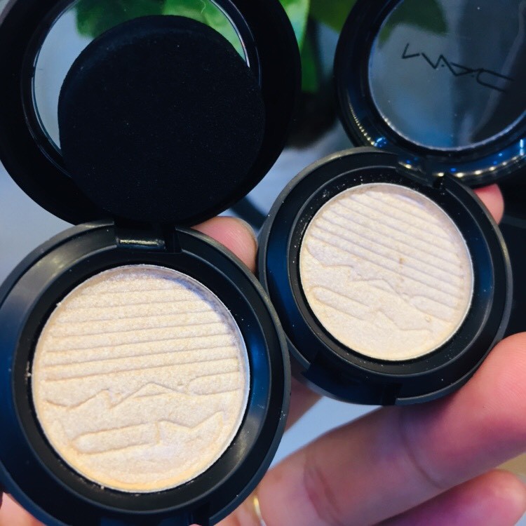 PHẤN BẮT SÁNG MAC- PHẤN MẮT SÁNG DOUBLE- GLEAM EXTRA DIMENSION SKINFINISH -1G