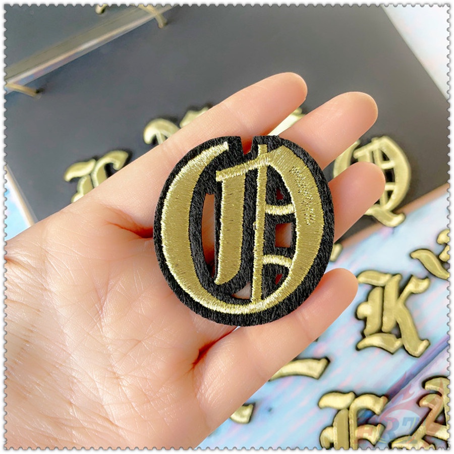 ✿ Sticker Ủi Thêu Chữ Cái Tiếng Anh Màu Vàng ✿ 1 Sticker Ủi Thêu Hình Huy Hiệu
