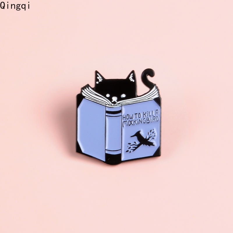 Ghim cài áo Miss Zoe hình chú mèo đọc sách đáng yêu