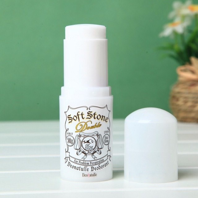 Lăn khử mùi đá khoáng Nhật cho nữ Soft Stone Deonatulle Deodorant 20g